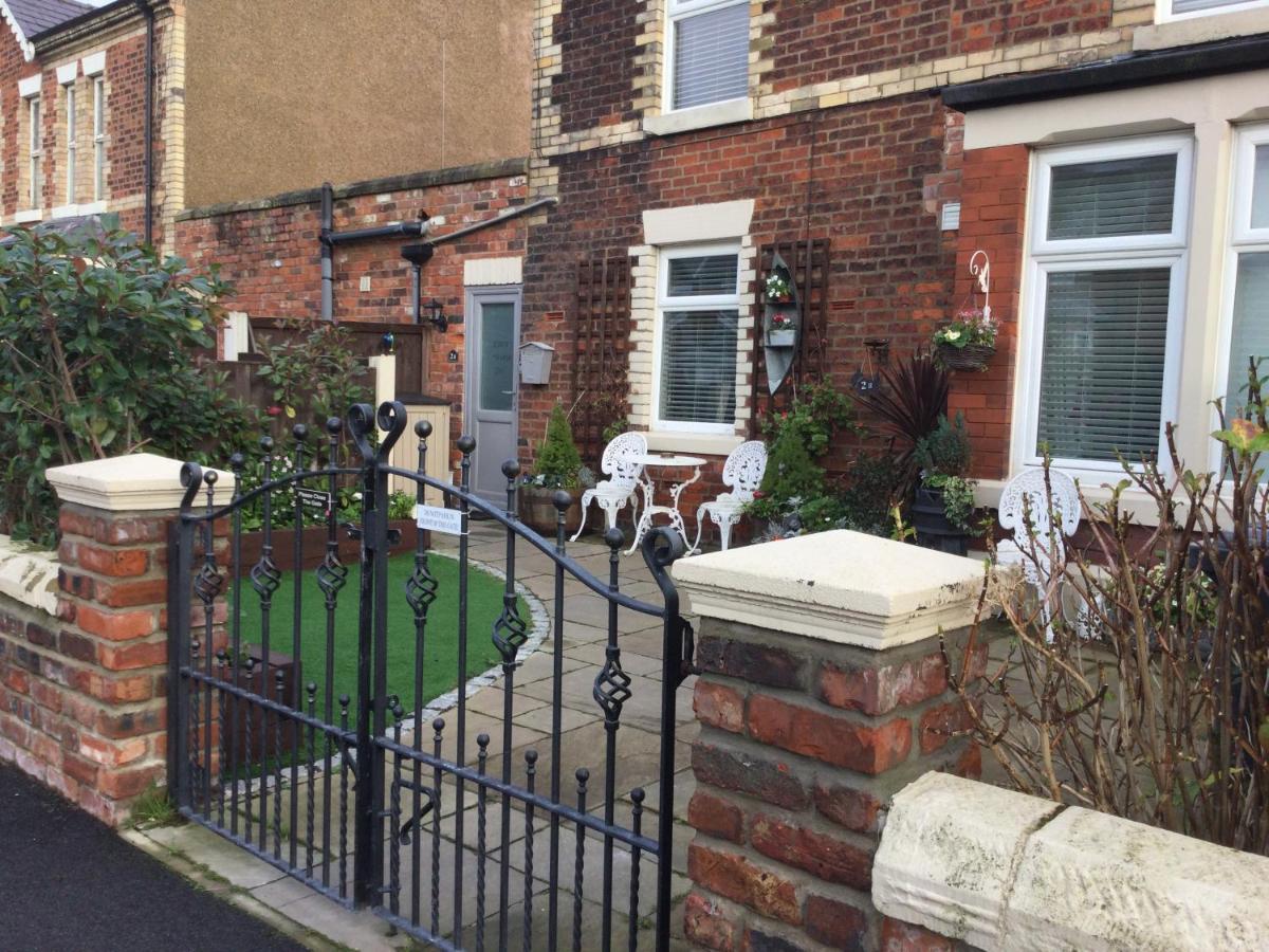 Leafy Lytham Central Lovely Ground Floor 1 Bedroom Apartment With Private Garden In Lytham Dog Friendly Lytham St Annes Exterior foto